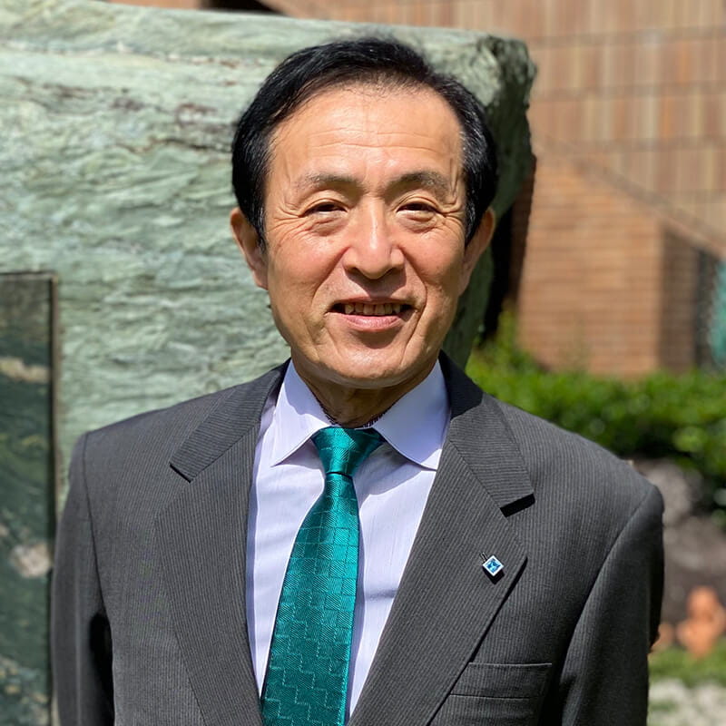 学長 坂根 康秀
