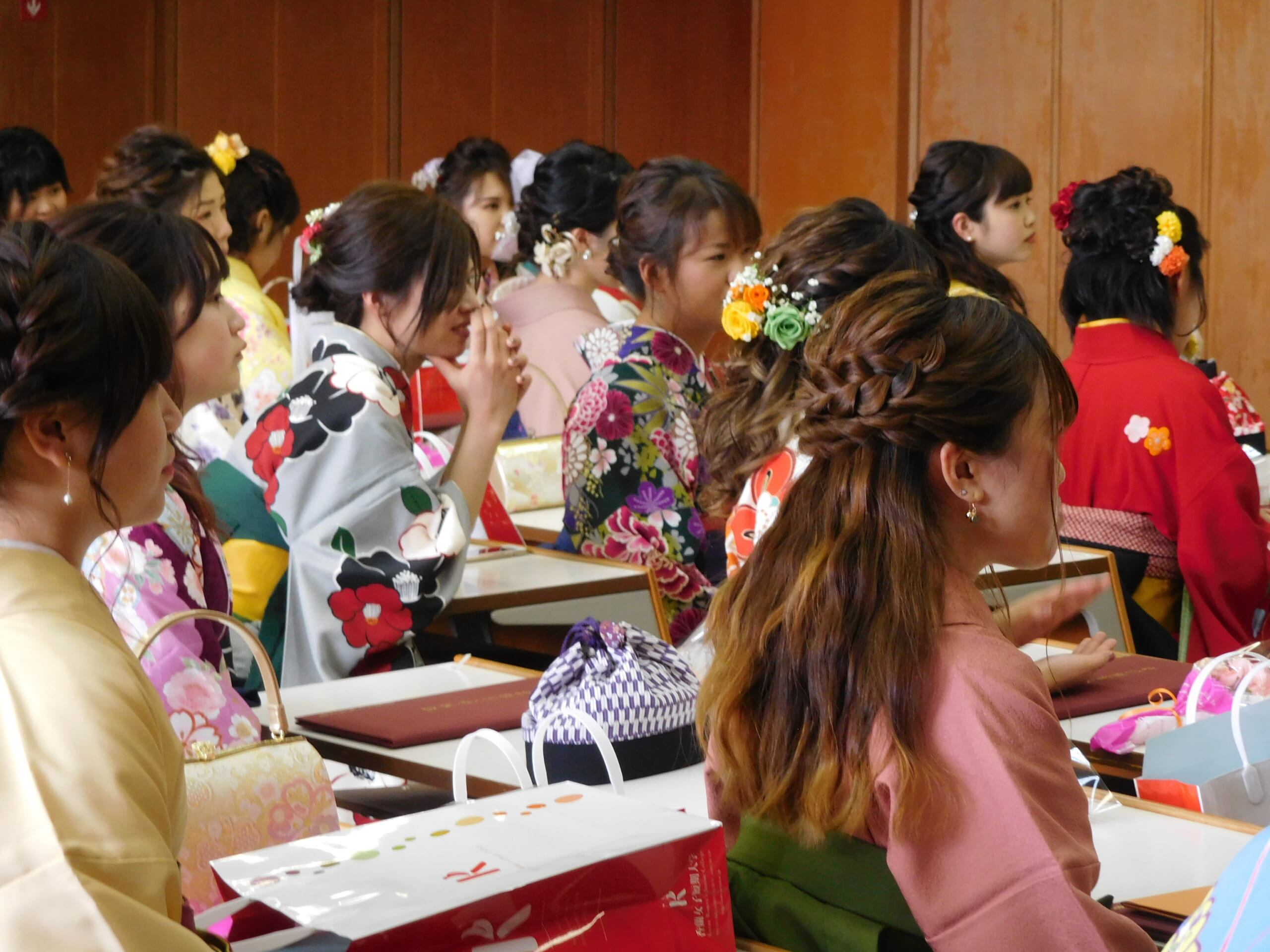 卒業記念パーティー&卒業式 香蘭女子短期大学 卒業記念パーティー&卒業式 香蘭女子短期大学